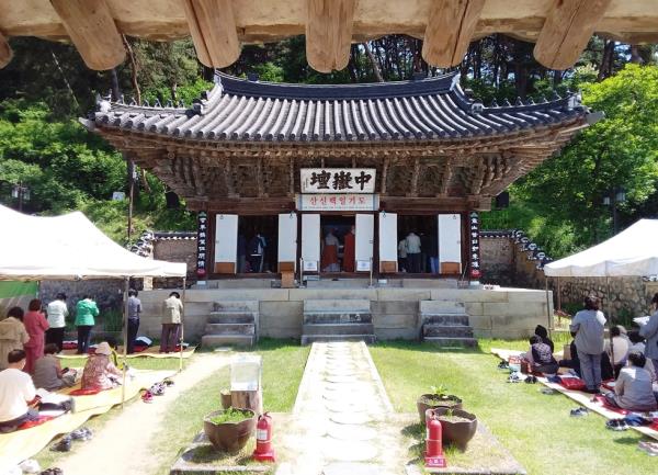 韩国雄龙山的萨满教遗址