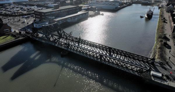 斯宾塞开始着手修复格里姆斯比耗资500万英镑的公司公路大桥