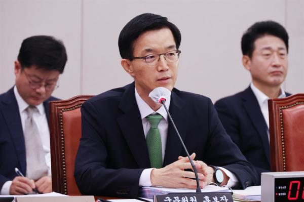 工业部长候选人指责反核能政策导致韩国电力公司债务上升