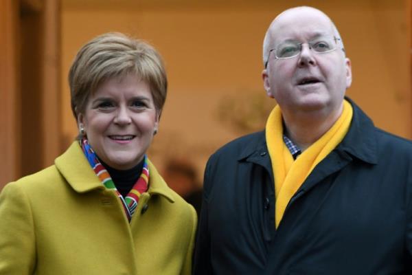 苏格兰前领导人丈夫涉嫌挪用公款被起诉 