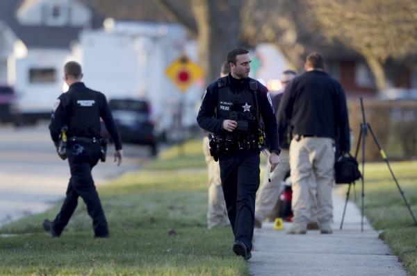 美国伊利诺伊州北部一男子持刀行凶，致4人死亡，7人受伤 