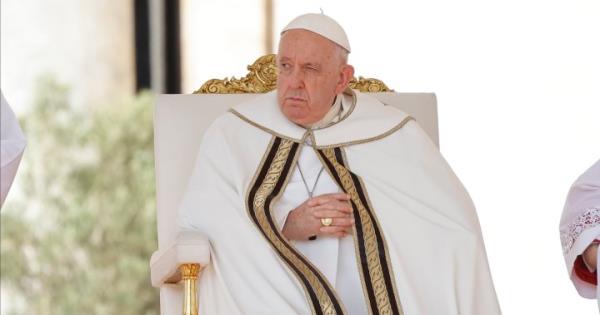 教皇方济各暗示接受同性伴侣的祝福 