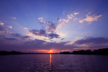 为什么贷款买车要比全款买车便宜很多？